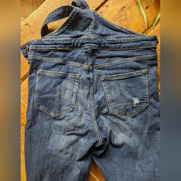Distressed, cropped stretch denim overalls, size US 8, brand Divided by H&M - Picture 3 of 8